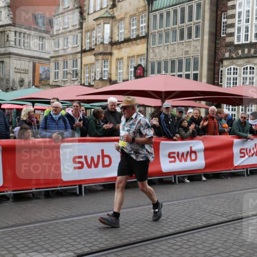 05.10.2025 - 20. swb-Marathon Bremen Yannick Fuchs http://msf.ph/oto/9262550 05.10.2025 11:22:36 Ziel 9513 meine-sportfotos.de