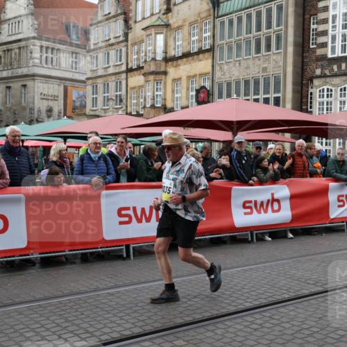 05.10.2025 - 20. swb-Marathon Bremen Yannick Fuchs http://msf.ph/oto/9262571 05.10.2025 11:22:36 Ziel 9513 meine-sportfotos.de