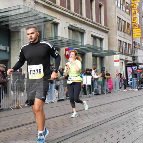 05.10.2025 - 20. swb-Marathon Bremen Strokosch-Dieckow http://msf.ph/oto/9262582 05.10.2025 11:02:47 Ziel 9229, 9246, 9300, 9325, 9593, 9644, 9661, 9662, 9893, 10142, 10167, 10185, 10405, 10471, 10656, 10777, 10876, 10926, 10996, 11312, 11376, 11390, 11508, 11509, 11682, 11735, 9229, 9246, 9300, 9325, 9593, 9644, 9661, 9662, 9893, 10142, 10167, 10185, 10405, 10471, 10656, 10777, 10876, 10926, 10996, 11312, 11376, 11390, 11508, 11509, 11682, 11735 meine-sportfotos.de