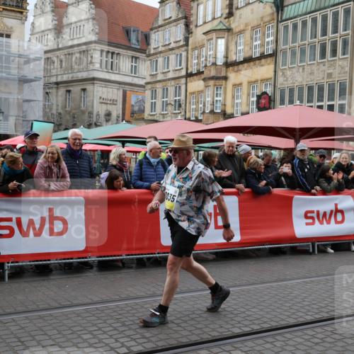 05.10.2025 - 20. swb-Marathon Bremen Yannick Fuchs http://msf.ph/oto/9262583 05.10.2025 11:22:37 Ziel 9513 meine-sportfotos.de