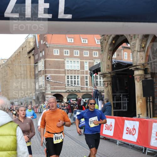 05.10.2025 - 20. swb-Marathon Bremen Yannick Fuchs http://msf.ph/oto/9262594 05.10.2025 10:49:40 Ziel 9233, 9555, 9626, 9627, 10381, 10636, 10673, 10712, 10888, 11487, 11579 meine-sportfotos.de