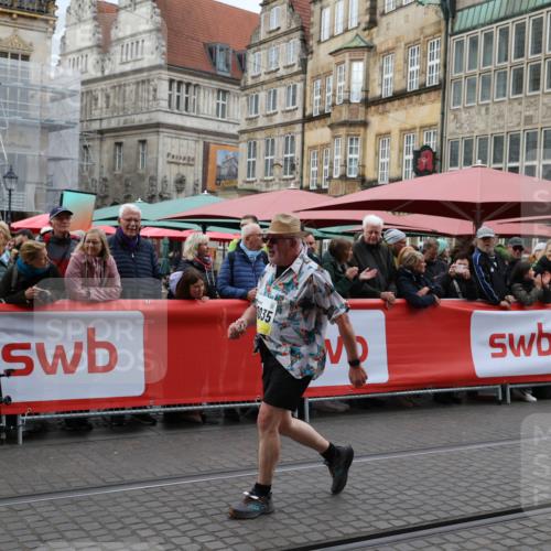 05.10.2025 - 20. swb-Marathon Bremen Yannick Fuchs http://msf.ph/oto/9262595 05.10.2025 11:22:37 Ziel 9513 meine-sportfotos.de