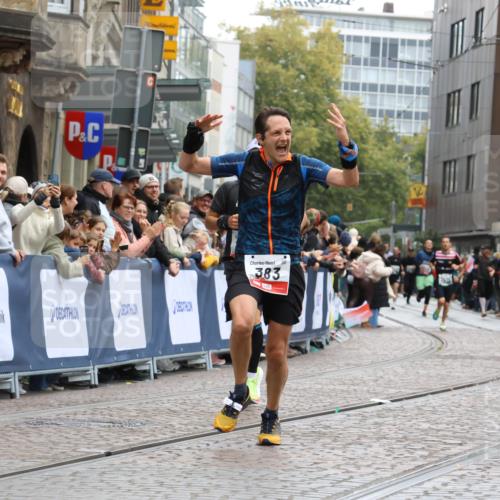 05.10.2025 - 20. swb-Marathon Bremen Strokosch-Dieckow http://msf.ph/oto/9262596 05.10.2025 12:58:14 Ziel 383, 1329, 1520, 3294 meine-sportfotos.de