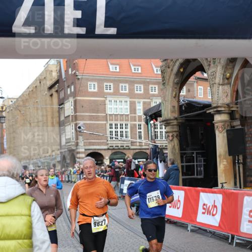 05.10.2025 - 20. swb-Marathon Bremen Yannick Fuchs http://msf.ph/oto/9262603 05.10.2025 10:49:40 Ziel 9233, 9555, 9626, 9627, 10381, 10636, 10673, 10712, 10888, 11487, 11579 meine-sportfotos.de