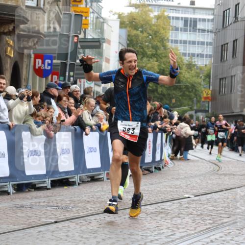 05.10.2025 - 20. swb-Marathon Bremen Strokosch-Dieckow http://msf.ph/oto/9262635 05.10.2025 12:58:14 Ziel 383, 1329, 1520, 3294 meine-sportfotos.de