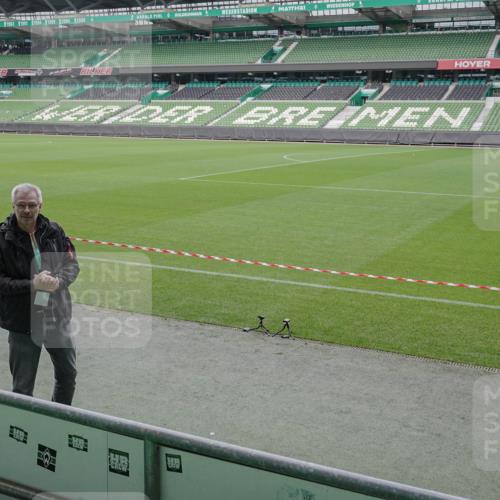 05.10.2025 - 20. swb-Marathon Bremen Michael Burmester http://msf.ph/oto/9262640 05.10.2025 11:30:17 Laufen im Stadion  meine-sportfotos.de