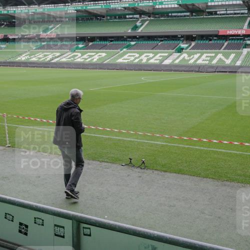 05.10.2025 - 20. swb-Marathon Bremen Michael Burmester http://msf.ph/oto/9262675 05.10.2025 11:30:20 Laufen im Stadion  meine-sportfotos.de