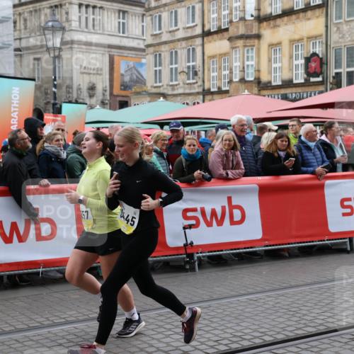 05.10.2025 - 20. swb-Marathon Bremen Yannick Fuchs http://msf.ph/oto/9262718 05.10.2025 11:22:48 Ziel 9445, 9857, 10035 meine-sportfotos.de