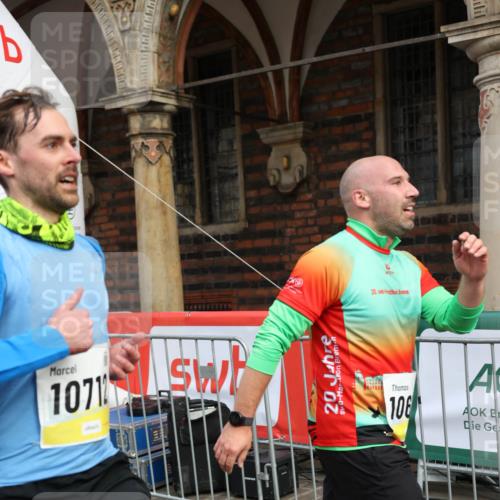 05.10.2025 - 20. swb-Marathon Bremen Yannick Fuchs http://msf.ph/oto/9262722 05.10.2025 10:49:44 Ziel 9626, 9627, 10170, 10636, 10712, 10873, 10888, 11579 meine-sportfotos.de