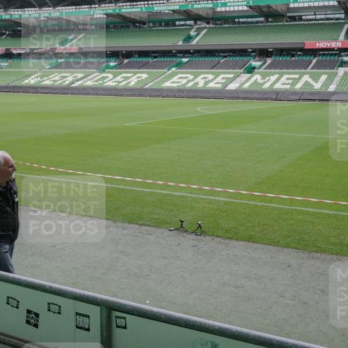 05.10.2025 - 20. swb-Marathon Bremen Michael Burmester http://msf.ph/oto/9262723 05.10.2025 11:30:30 Laufen im Stadion  meine-sportfotos.de