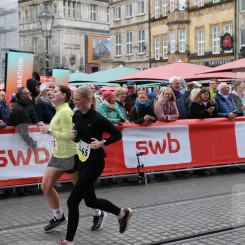 05.10.2025 - 20. swb-Marathon Bremen Yannick Fuchs http://msf.ph/oto/9262727 05.10.2025 11:22:49 Ziel 9445, 9857 meine-sportfotos.de