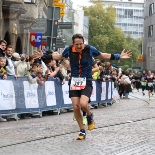 05.10.2025 - 20. swb-Marathon Bremen Strokosch-Dieckow http://msf.ph/oto/9262730 05.10.2025 12:58:15 Ziel 383, 1329, 1520, 3294 meine-sportfotos.de