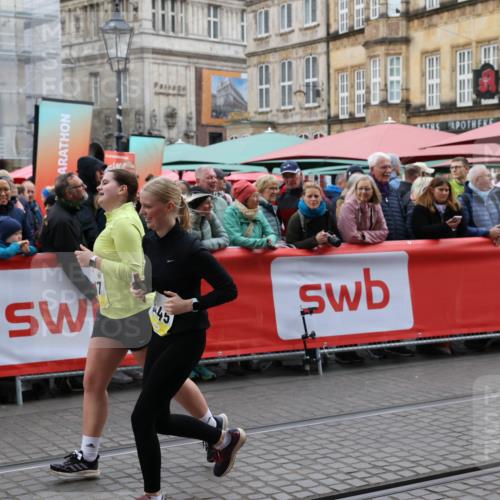 05.10.2025 - 20. swb-Marathon Bremen Yannick Fuchs http://msf.ph/oto/9262737 05.10.2025 11:22:49 Ziel 9445, 9857 meine-sportfotos.de