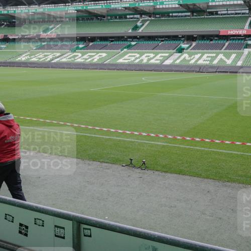 05.10.2025 - 20. swb-Marathon Bremen Michael Burmester http://msf.ph/oto/9262764 05.10.2025 11:32:49 Laufen im Stadion  meine-sportfotos.de