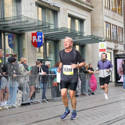 05.10.2025 - 20. swb-Marathon Bremen Strokosch-Dieckow http://msf.ph/oto/9262773 05.10.2025 11:02:57 Ziel 7776, 9224, 9225, 9246, 9300, 9308, 9325, 9593, 10142, 10185, 10405, 10446, 10471, 10926, 10963, 10995, 10996, 11103, 11124, 11150, 11236, 11390, 11467, 11502, 11508, 11509, 11682, 7776, 9224, 9225, 9246, 9300, 9308, 9325, 9593, 10142, 10185, 10405, 10446, 10471, 10926, 10963, 10995, 10996, 11103, 11124, 11150, 11236, 11390, 11467, 11502, 11508, 11509, 11682 meine-sportfotos.de