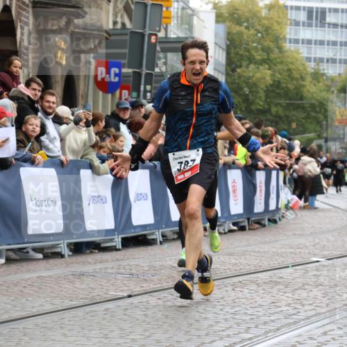 05.10.2025 - 20. swb-Marathon Bremen Strokosch-Dieckow http://msf.ph/oto/9262783 05.10.2025 12:58:15 Ziel 383, 1329, 1520, 3294 meine-sportfotos.de