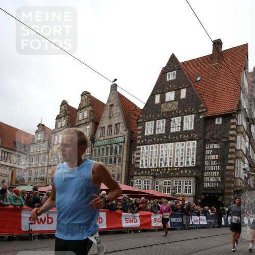 05.10.2025 - 20. swb-Marathon Bremen Yannick Fuchs http://msf.ph/oto/9262800 05.10.2025 11:23:14 Ziel 9808 meine-sportfotos.de