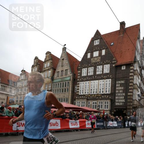 05.10.2025 - 20. swb-Marathon Bremen Yannick Fuchs http://msf.ph/oto/9262816 05.10.2025 11:23:14 Ziel 9808 meine-sportfotos.de