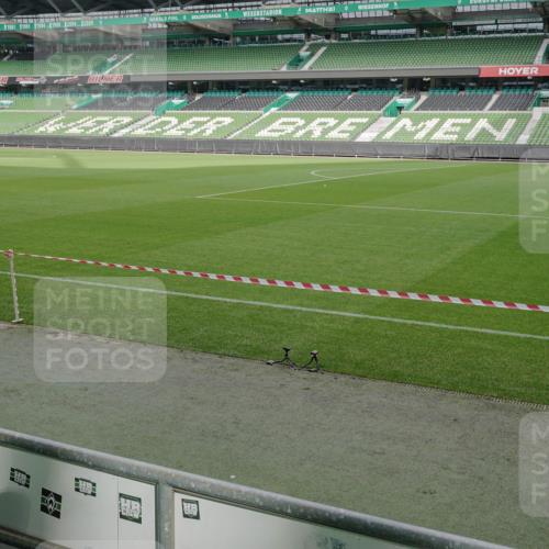 05.10.2025 - 20. swb-Marathon Bremen Michael Burmester http://msf.ph/oto/9262829 05.10.2025 11:39:33 Laufen im Stadion  meine-sportfotos.de
