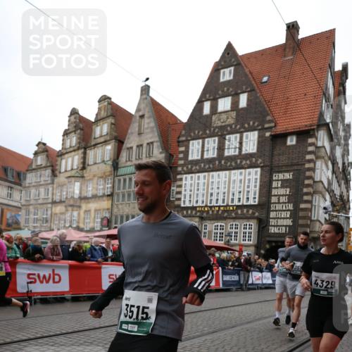 05.10.2025 - 20. swb-Marathon Bremen Yannick Fuchs http://msf.ph/oto/9262870 05.10.2025 11:23:16 Ziel 9808 meine-sportfotos.de