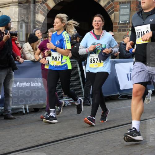 05.10.2025 - 20. swb-Marathon Bremen Strokosch-Dieckow http://msf.ph/oto/9262881 05.10.2025 11:06:50 Ziel 8574, 9321, 9605, 9826, 9942, 9976, 10001, 10148, 10168, 10580, 10747, 10748, 10937, 11355, 11389, 11414, 11497, 11622 meine-sportfotos.de
