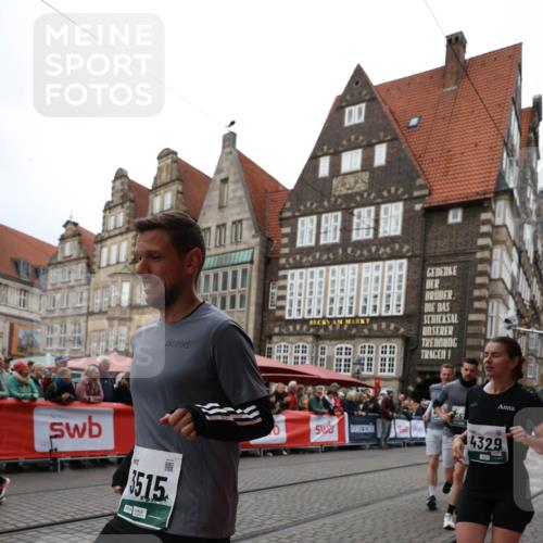 05.10.2025 - 20. swb-Marathon Bremen Yannick Fuchs http://msf.ph/oto/9262888 05.10.2025 11:23:17 Ziel 9808 meine-sportfotos.de