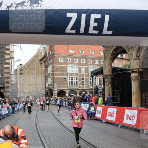 05.10.2025 - 20. swb-Marathon Bremen Yannick Fuchs http://msf.ph/oto/9262889 05.10.2025 10:49:51 Ziel 9452, 10170, 10726, 10781, 10873, 11692 meine-sportfotos.de