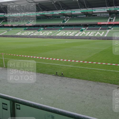 05.10.2025 - 20. swb-Marathon Bremen Michael Burmester http://msf.ph/oto/9262893 05.10.2025 11:47:45 Laufen im Stadion  meine-sportfotos.de