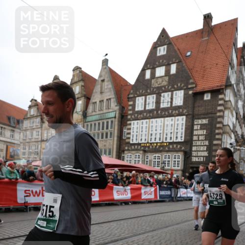 05.10.2025 - 20. swb-Marathon Bremen Yannick Fuchs http://msf.ph/oto/9262896 05.10.2025 11:23:17 Ziel 9808 meine-sportfotos.de