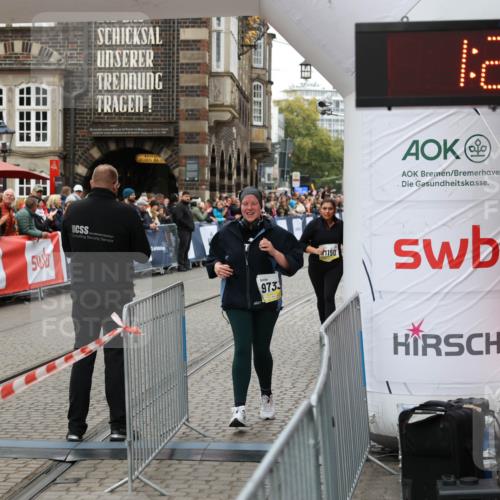 05.10.2025 - 20. swb-Marathon Bremen Yannick Fuchs http://msf.ph/oto/9262904 05.10.2025 11:24:24 Ziel 9733, 11190 meine-sportfotos.de