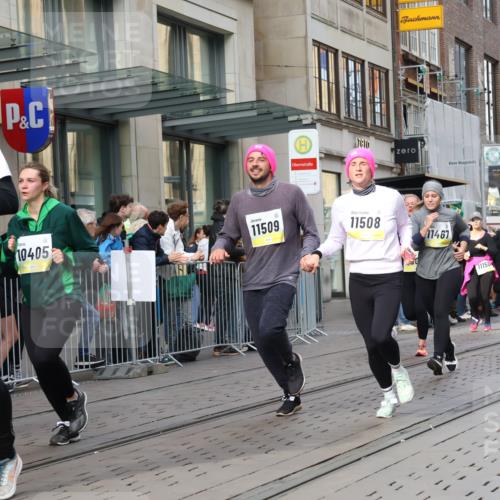 05.10.2025 - 20. swb-Marathon Bremen Strokosch-Dieckow http://msf.ph/oto/9262916 05.10.2025 11:03:01 Ziel 7199, 7776, 9224, 9225, 9246, 9300, 9308, 9325, 9486, 9498, 9850, 10142, 10405, 10446, 10471, 10926, 10963, 10995, 10996, 11103, 11124, 11150, 11236, 11390, 11467, 11502, 11508, 11509, 11682, 7199, 7776, 9224, 9225, 9246, 9300, 9308, 9325, 9486, 9498, 9850, 10142, 10405, 10446, 10471, 10926, 10963, 10995, 10996, 11103, 11124, 11150, 11236, 11390, 11467, 11502, 11508, 11509, 11682 meine-sportfotos.de