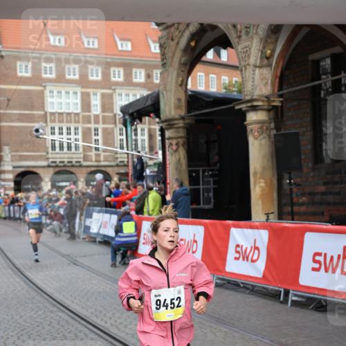 05.10.2025 - 20. swb-Marathon Bremen Yannick Fuchs http://msf.ph/oto/9262924 05.10.2025 10:49:52 Ziel 9218, 9452, 10170, 10726, 10781, 10873, 11692 meine-sportfotos.de