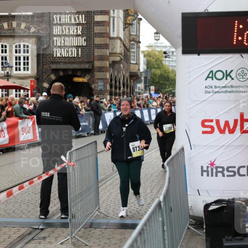 05.10.2025 - 20. swb-Marathon Bremen Yannick Fuchs http://msf.ph/oto/9262930 05.10.2025 11:24:24 Ziel 9733, 11190 meine-sportfotos.de