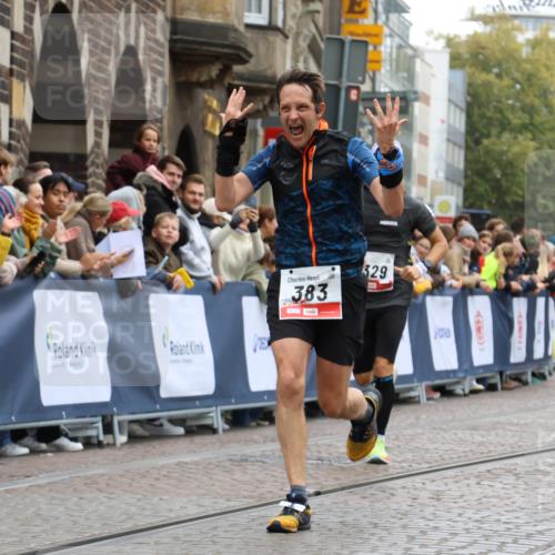 05.10.2025 - 20. swb-Marathon Bremen Strokosch-Dieckow http://msf.ph/oto/9262976 05.10.2025 12:58:15 Ziel 383, 1329, 1520, 3294 meine-sportfotos.de