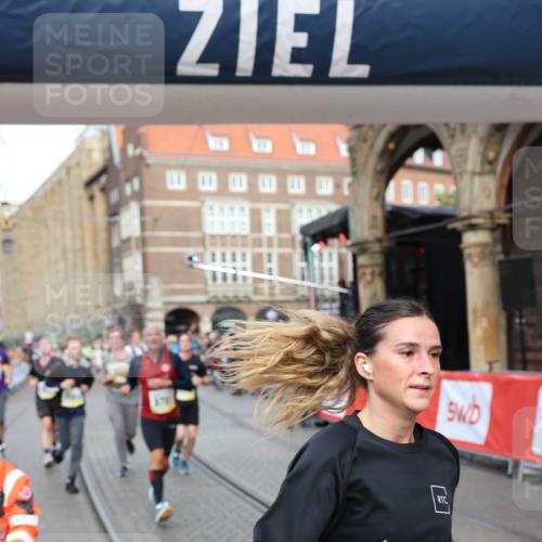 05.10.2025 - 20. swb-Marathon Bremen Yannick Fuchs http://msf.ph/oto/9263007 05.10.2025 10:49:56 Ziel 9218, 9369, 9452, 9696, 9761, 9889, 10346, 10726, 10781, 11091, 11692 meine-sportfotos.de