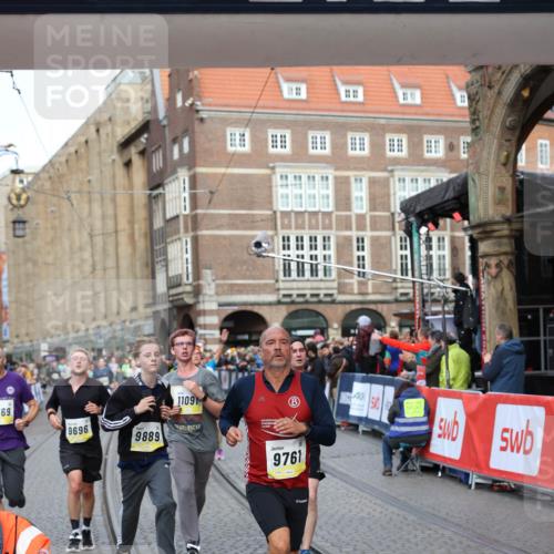 05.10.2025 - 20. swb-Marathon Bremen Yannick Fuchs http://msf.ph/oto/9263030 05.10.2025 10:49:56 Ziel 9218, 9369, 9452, 9696, 9761, 9889, 10346, 10726, 10781, 11091, 11692 meine-sportfotos.de
