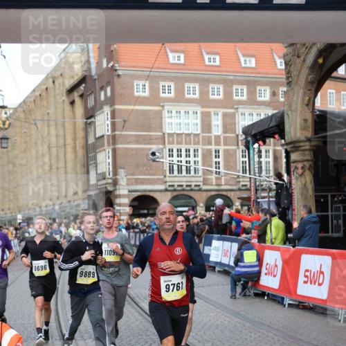 05.10.2025 - 20. swb-Marathon Bremen Yannick Fuchs http://msf.ph/oto/9263036 05.10.2025 10:49:56 Ziel 9218, 9369, 9452, 9696, 9761, 9889, 10346, 10726, 10781, 11091, 11692 meine-sportfotos.de