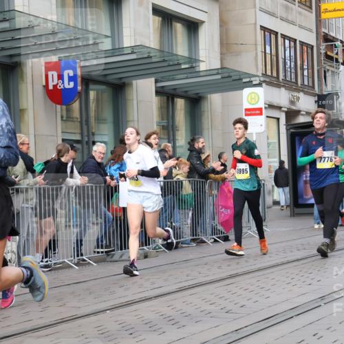 05.10.2025 - 20. swb-Marathon Bremen Strokosch-Dieckow http://msf.ph/oto/9263045 05.10.2025 11:03:07 Ziel 7199, 7776, 9224, 9225, 9246, 9308, 9325, 9486, 9498, 9850, 9940, 10142, 10213, 10405, 10446, 10478, 10963, 10995, 11103, 11124, 11150, 11236, 11390, 11467, 11502, 11508, 11509, 11522, 7199, 7776, 9224, 9225, 9246, 9308, 9325, 9486, 9498, 9850, 9940, 10142, 10213, 10405, 10446, 10478, 10963, 10995, 11103, 11124, 11150, 11236, 11390, 11467, 11502, 11508, 11509, 11522 meine-sportfotos.de