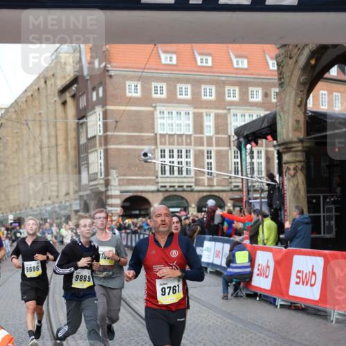 05.10.2025 - 20. swb-Marathon Bremen Yannick Fuchs http://msf.ph/oto/9263046 05.10.2025 10:49:56 Ziel 9218, 9369, 9452, 9696, 9761, 9889, 10346, 10726, 10781, 11091, 11692 meine-sportfotos.de