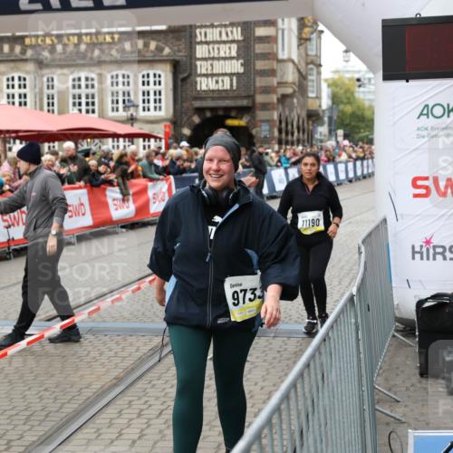05.10.2025 - 20. swb-Marathon Bremen Yannick Fuchs http://msf.ph/oto/9263051 05.10.2025 11:24:28 Ziel 9733, 11190 meine-sportfotos.de