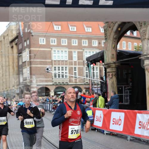 05.10.2025 - 20. swb-Marathon Bremen Yannick Fuchs http://msf.ph/oto/9263053 05.10.2025 10:49:57 Ziel 9218, 9369, 9452, 9696, 9761, 9889, 10159, 10346, 10781, 11091, 11749 meine-sportfotos.de