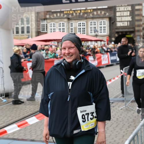 05.10.2025 - 20. swb-Marathon Bremen Yannick Fuchs http://msf.ph/oto/9263057 05.10.2025 11:24:29 Ziel 9733, 11190 meine-sportfotos.de
