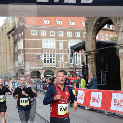 05.10.2025 - 20. swb-Marathon Bremen Yannick Fuchs http://msf.ph/oto/9263060 05.10.2025 10:49:57 Ziel 9218, 9369, 9452, 9696, 9761, 9889, 10159, 10346, 10781, 11091, 11749 meine-sportfotos.de