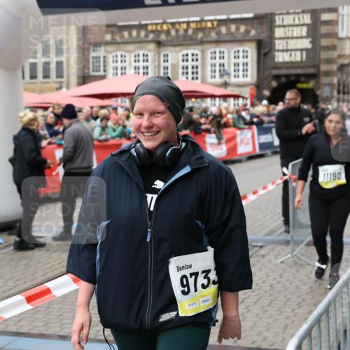 05.10.2025 - 20. swb-Marathon Bremen Yannick Fuchs http://msf.ph/oto/9263069 05.10.2025 11:24:29 Ziel 9733, 11190 meine-sportfotos.de
