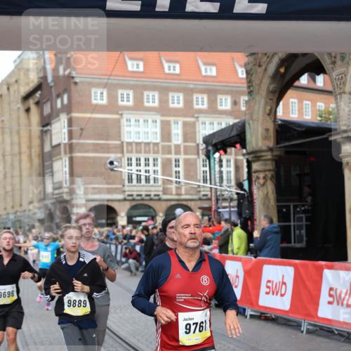05.10.2025 - 20. swb-Marathon Bremen Yannick Fuchs http://msf.ph/oto/9263077 05.10.2025 10:49:57 Ziel 9218, 9369, 9452, 9696, 9761, 9889, 10159, 10346, 10781, 11091, 11749 meine-sportfotos.de