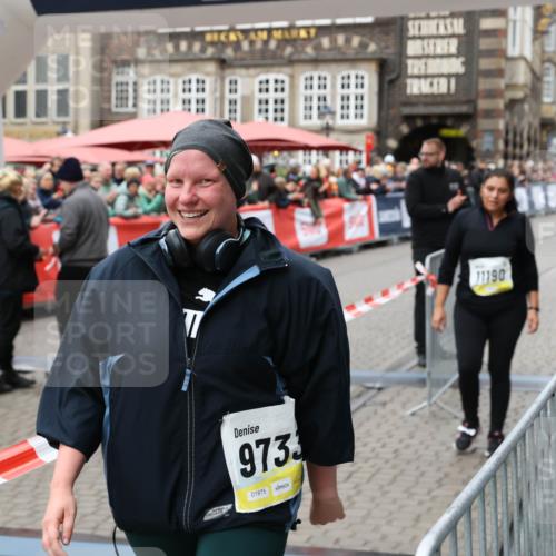 05.10.2025 - 20. swb-Marathon Bremen Yannick Fuchs http://msf.ph/oto/9263078 05.10.2025 11:24:29 Ziel 9733, 11190 meine-sportfotos.de