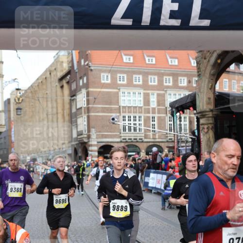 05.10.2025 - 20. swb-Marathon Bremen Yannick Fuchs http://msf.ph/oto/9263083 05.10.2025 10:49:57 Ziel 9218, 9369, 9452, 9696, 9761, 9889, 10159, 10346, 10781, 11091, 11749 meine-sportfotos.de
