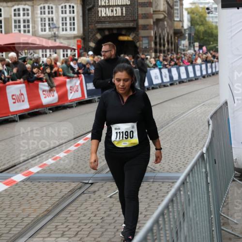 05.10.2025 - 20. swb-Marathon Bremen Yannick Fuchs http://msf.ph/oto/9263085 05.10.2025 11:24:30 Ziel 9733, 11190 meine-sportfotos.de