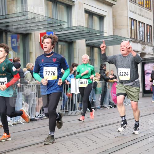 05.10.2025 - 20. swb-Marathon Bremen Strokosch-Dieckow http://msf.ph/oto/9263100 05.10.2025 11:03:09 Ziel 7199, 7776, 9224, 9225, 9246, 9308, 9325, 9486, 9498, 9850, 9940, 10142, 10213, 10297, 10405, 10446, 10478, 10711, 10713, 10963, 10995, 11103, 11124, 11150, 11236, 11467, 11502, 11508, 11509, 11522, 7199, 7776, 9224, 9225, 9246, 9308, 9325, 9486, 9498, 9850, 9940, 10142, 10213, 10297, 10405, 10446, 10478, 10711, 10713, 10963, 10995, 11103, 11124, 11150, 11236, 11467, 11502, 11508, 11509, 11522 meine-sportfotos.de