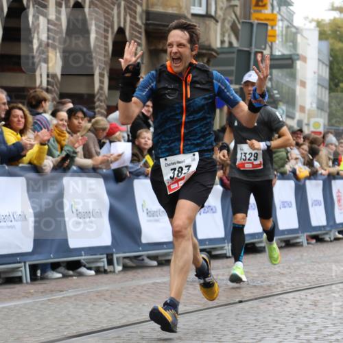 05.10.2025 - 20. swb-Marathon Bremen Strokosch-Dieckow http://msf.ph/oto/9263108 05.10.2025 12:58:15 Ziel 383, 1329, 1520, 3294 meine-sportfotos.de